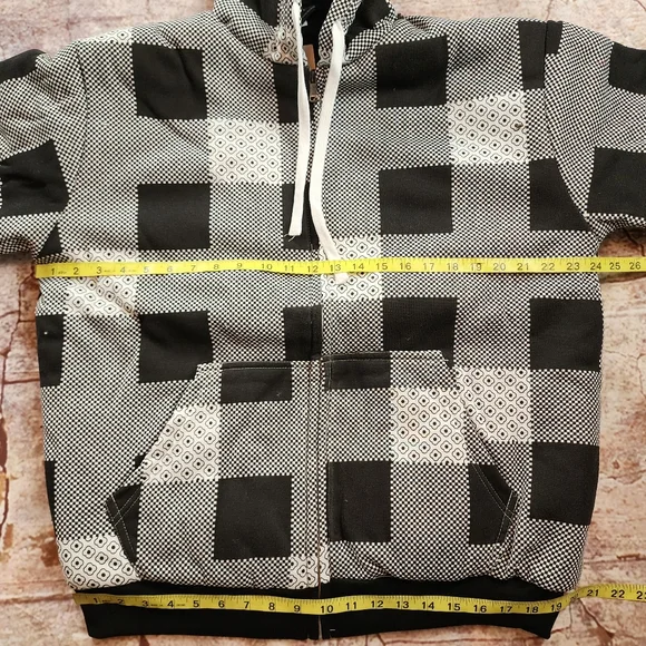 Large Black and White Checkered Full Zip Lined Hoodie - Picture 7 of 13